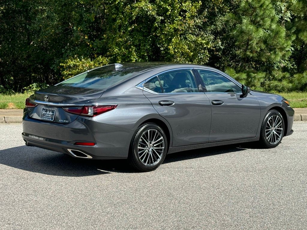 2022 Lexus ES 350 13