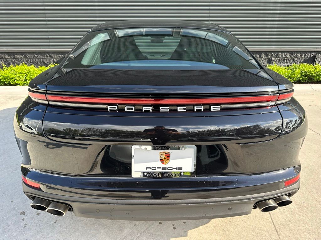 2025 Porsche Panamera  11