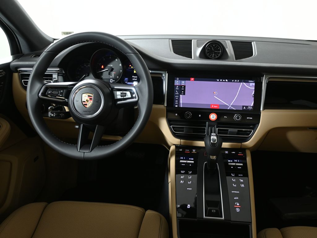 Thumbnail: 2026 Porsche Macan - 17