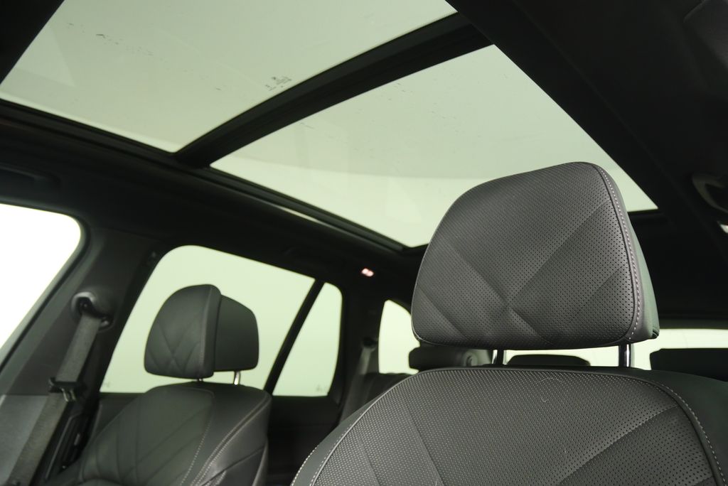 Thumbnail: 2025 BMW X5 - 12