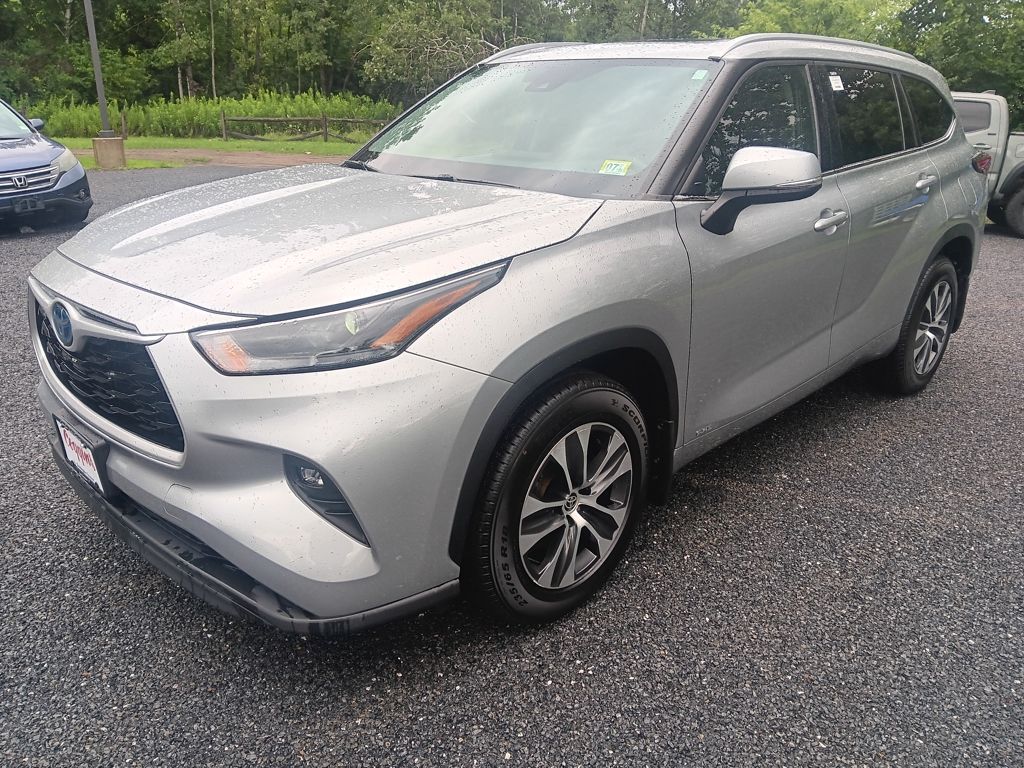 Used 2022 Toyota Highlander Hybrid SUV