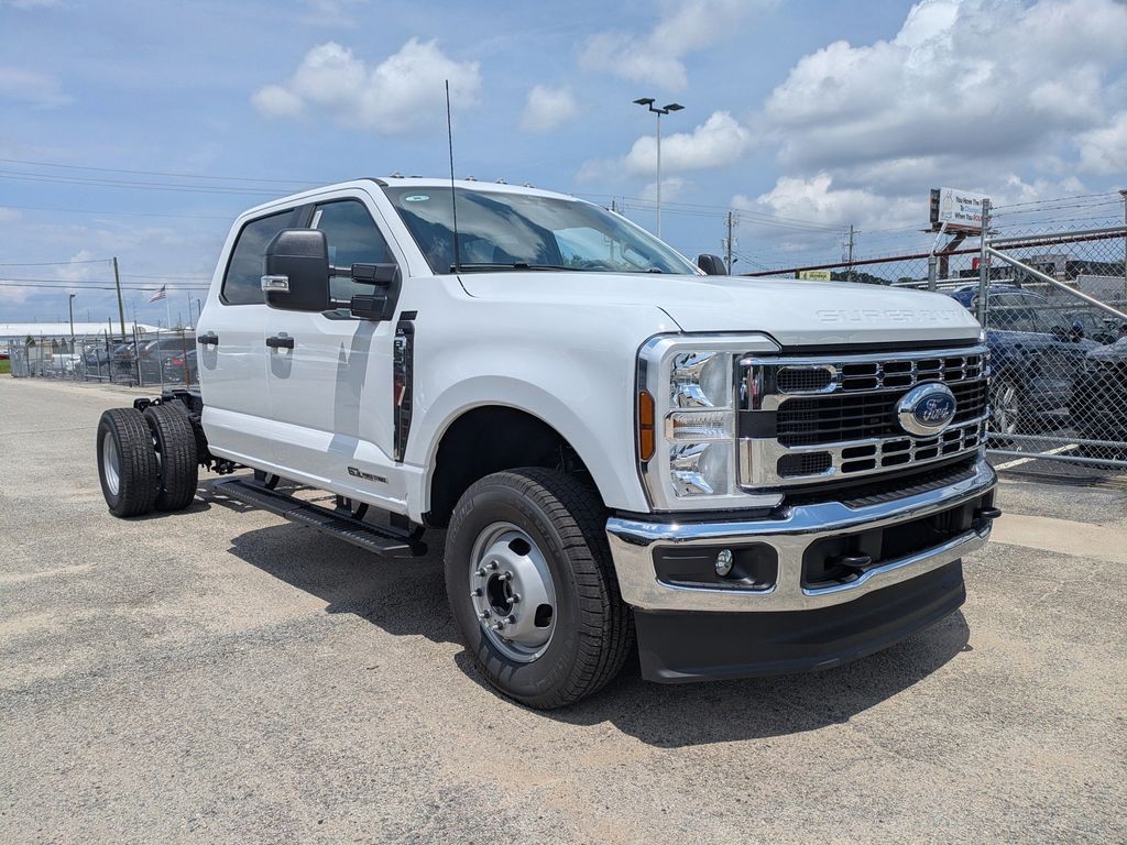 2026 Ford F-350 XL 4x4 Crew Cab 179-In DRW's photo