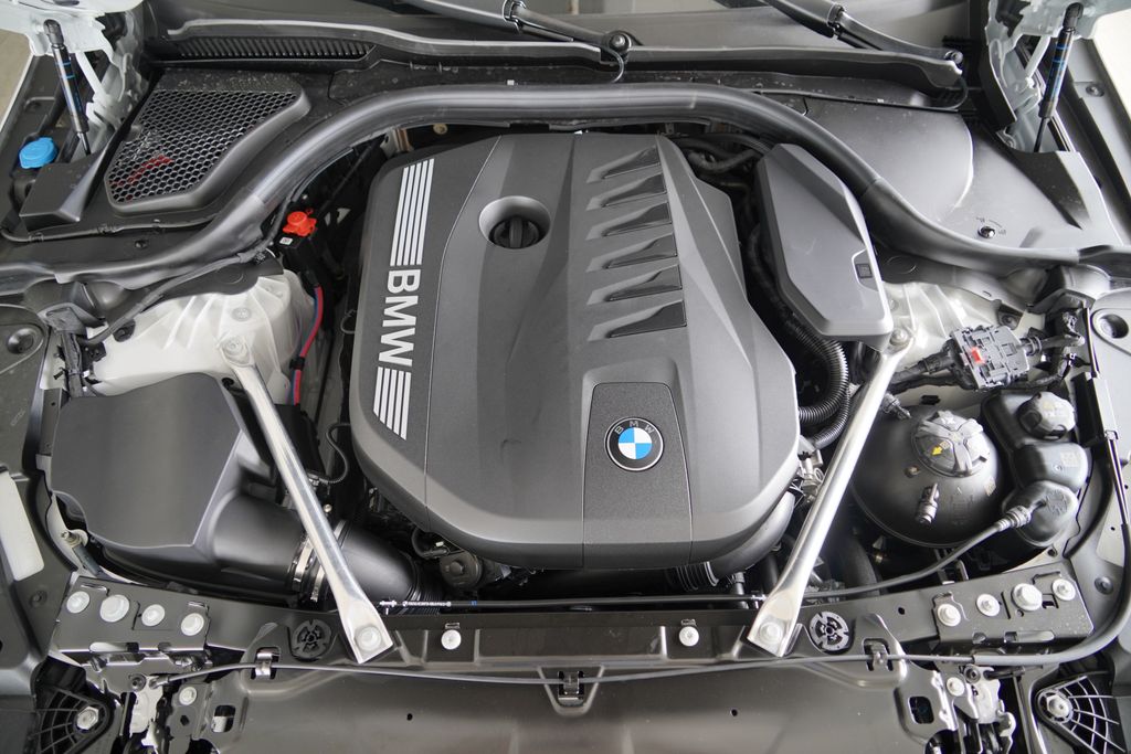 Thumbnail: 2027 BMW 5 Series - 21