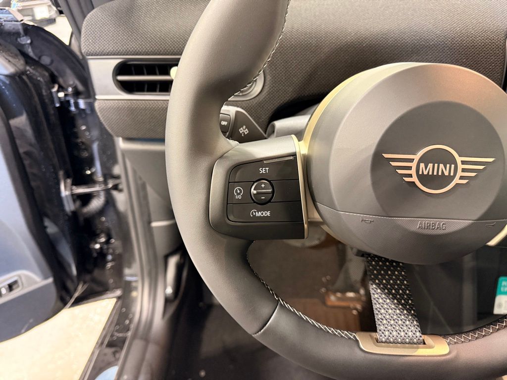 Thumbnail: 2026 MINI Cooper - 13