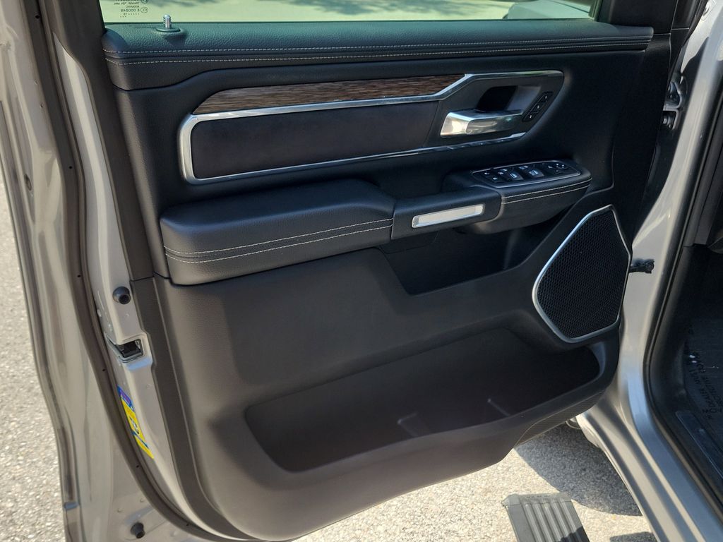 2019 RAM Ram 1500 Pickup Laramie - Photo 18
