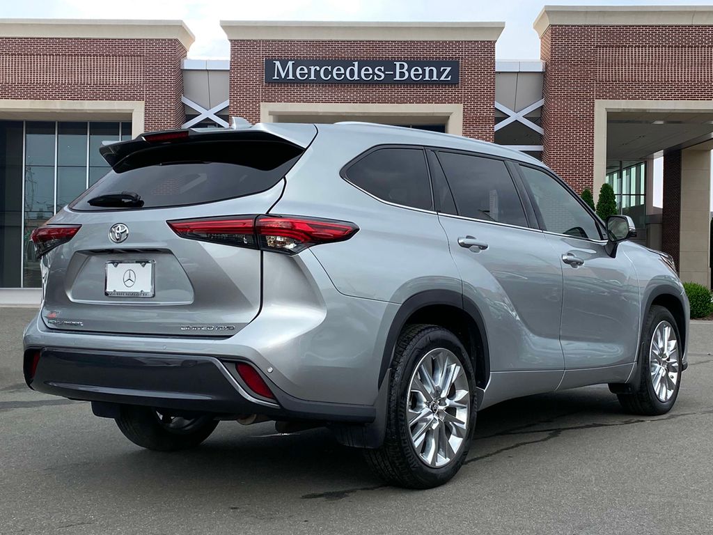 2022 Toyota Highlander Limited 4