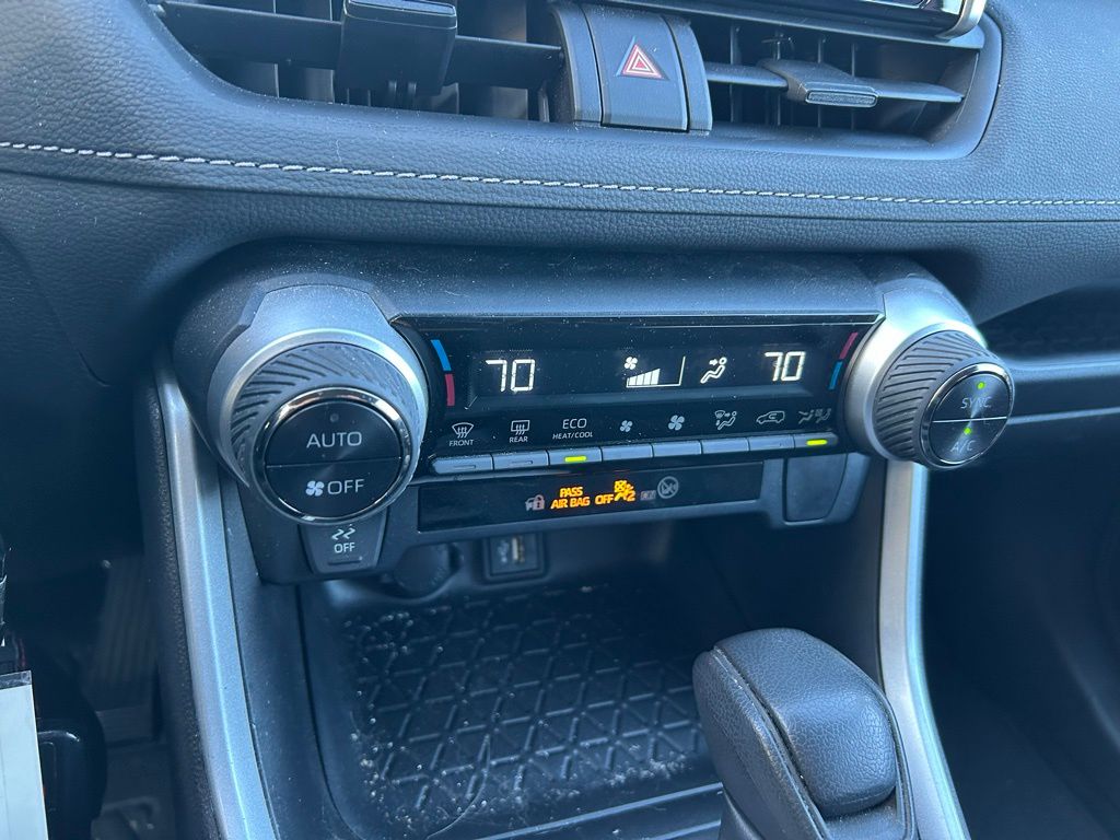 Thumbnail: 2024 Toyota RAV4 - 25