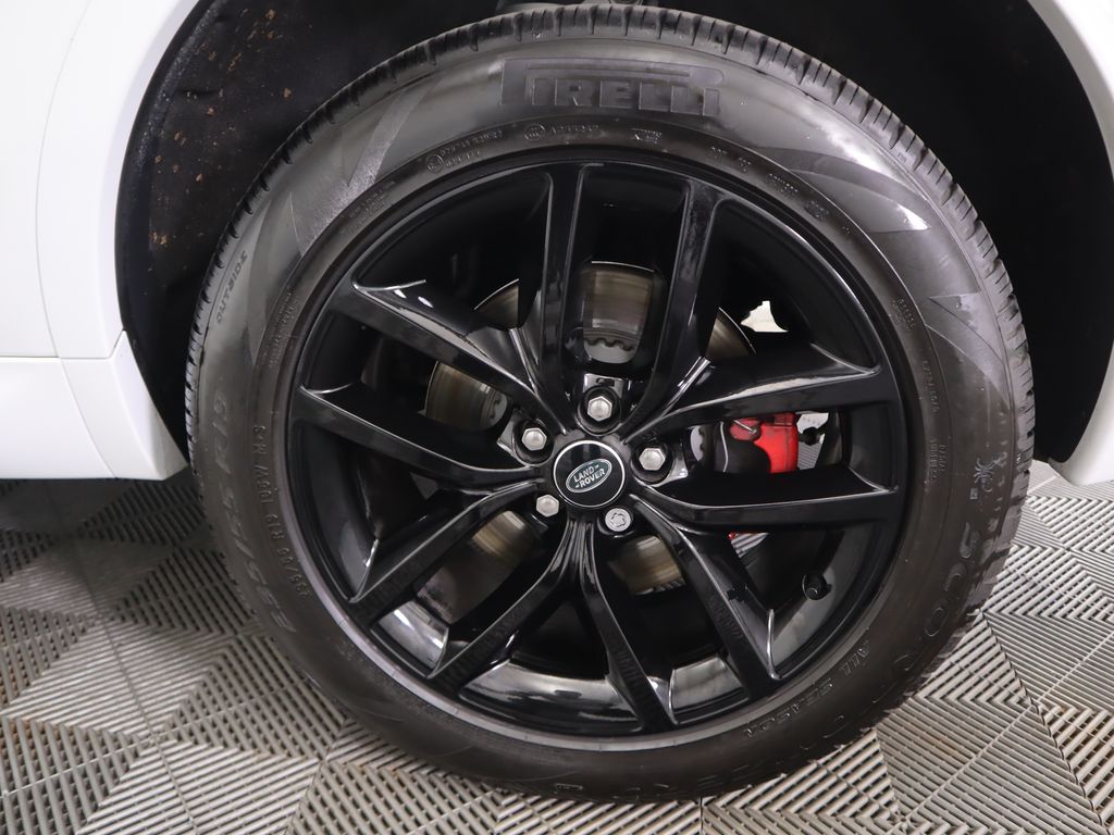 Thumbnail: 2025 Land Rover Discovery Sport - 32