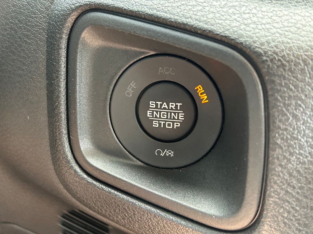 Used 2025 Jeep Wrangler SUV