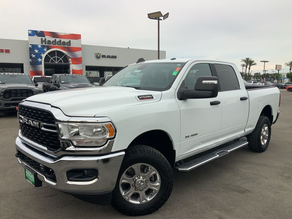 Bright White Clearcoat 2024 RAM 2500 Big Horn Crew Cab 4WD Pickup Truck Four-Wheel Drive 8-Speed Automatic
