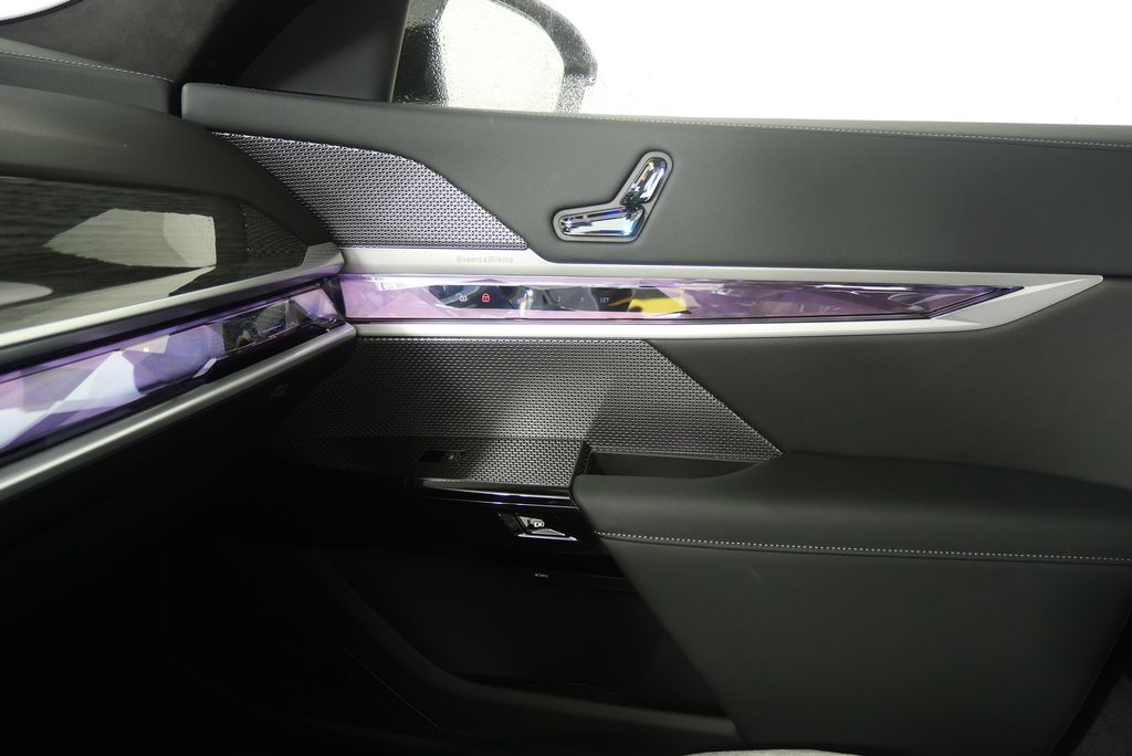 Thumbnail: 2025 BMW i7 - 26