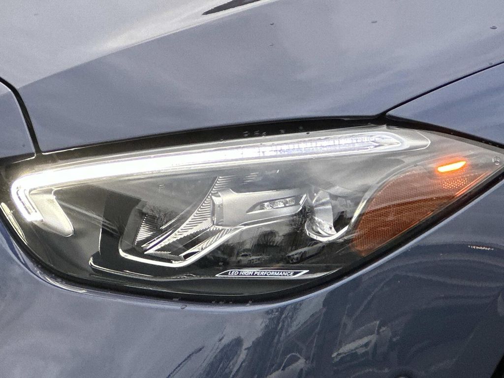 Thumbnail: 2025 Mercedes-Benz C-Class - 3