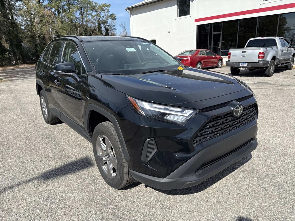 2025 Toyota RAV4 Hybrid XLE AWD