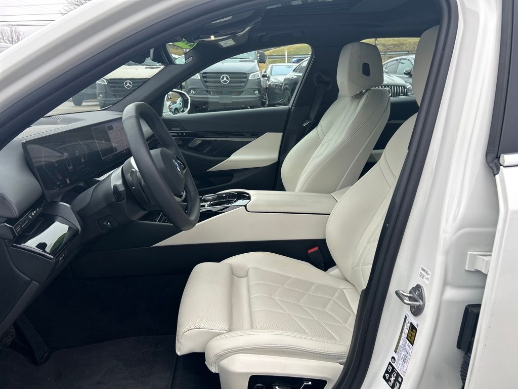 2024 BMW 5 Series 530i xDrive - 9