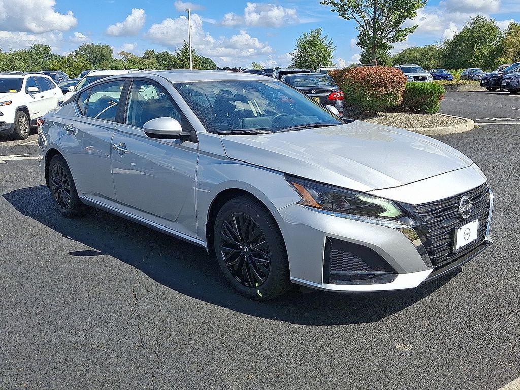 Thumbnail: 2025 Nissan Altima - 2