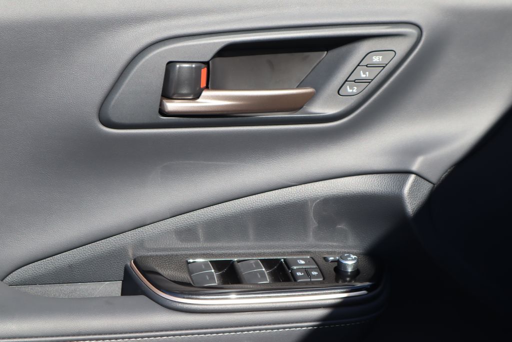 Thumbnail: 2026 Toyota Crown - 22