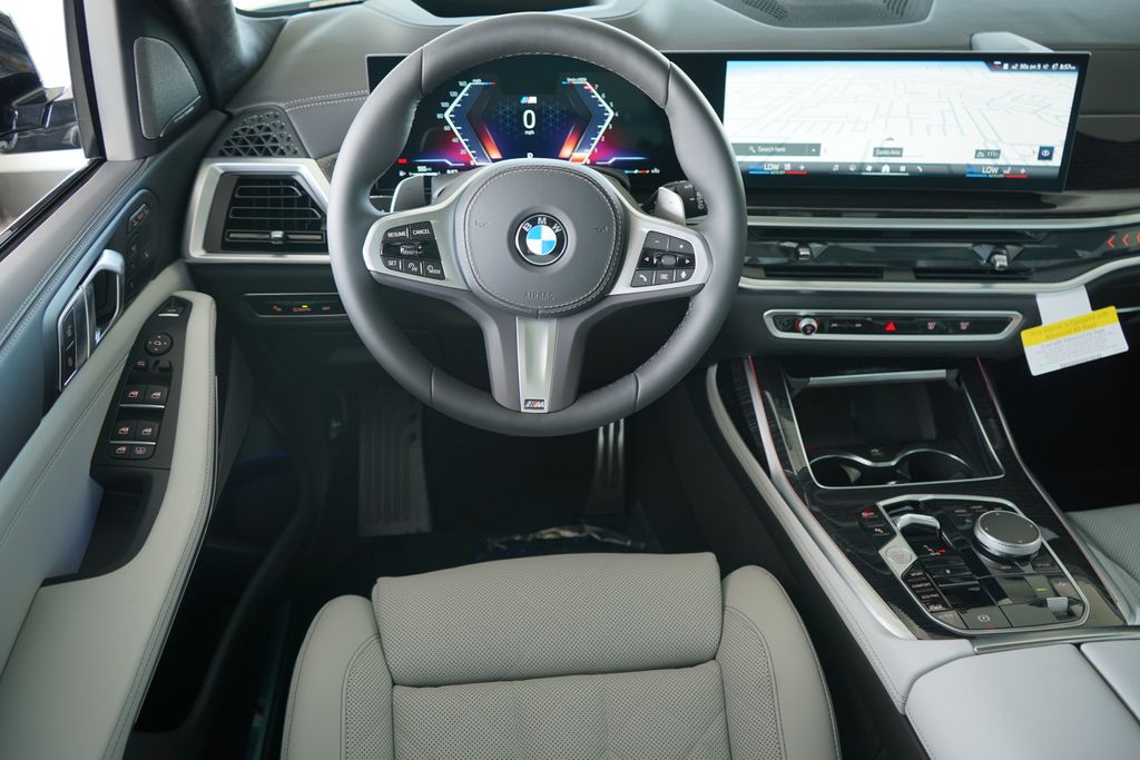 Thumbnail: 2026 BMW X7 - 15