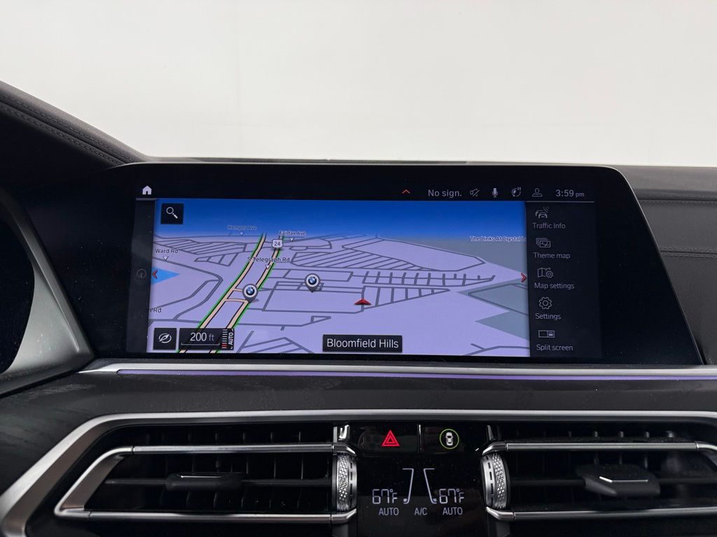 Thumbnail: 2022 BMW X7 - 16