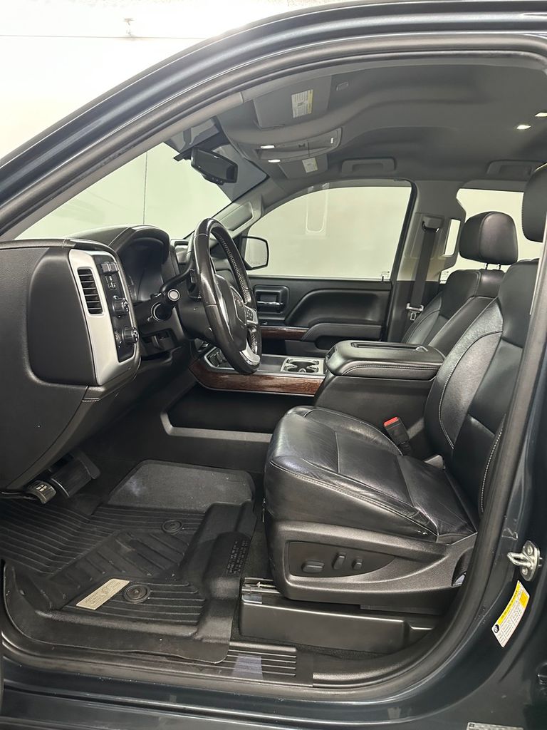 used 2018 GMC Sierra 1500 car, priced at $27,985