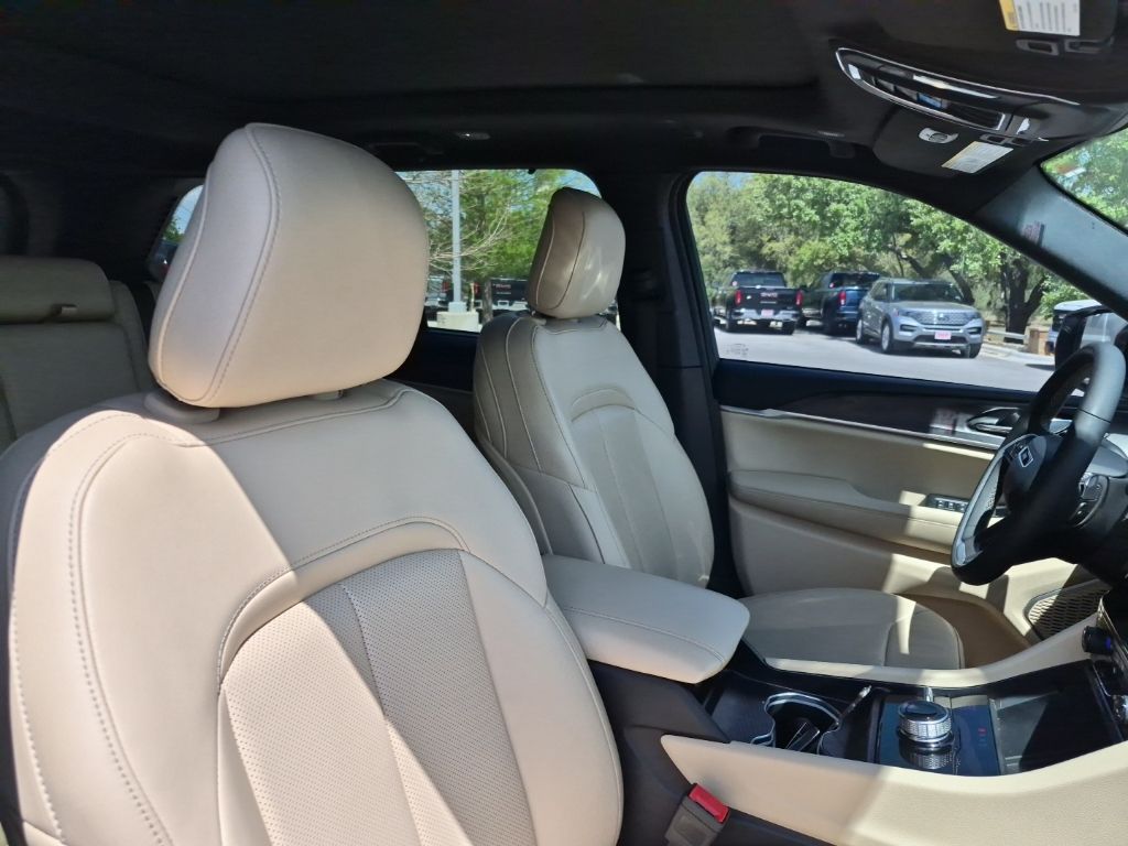 Used Car 2024 Jeep Grand Cherokee  Limited For Sale Under $40,000 In Austin, Texas