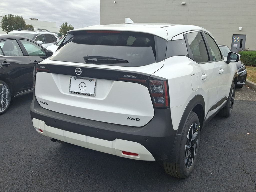 2025 Nissan Kicks SV 4