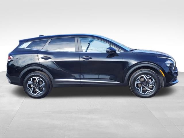 2023 Kia Sportage LX 8