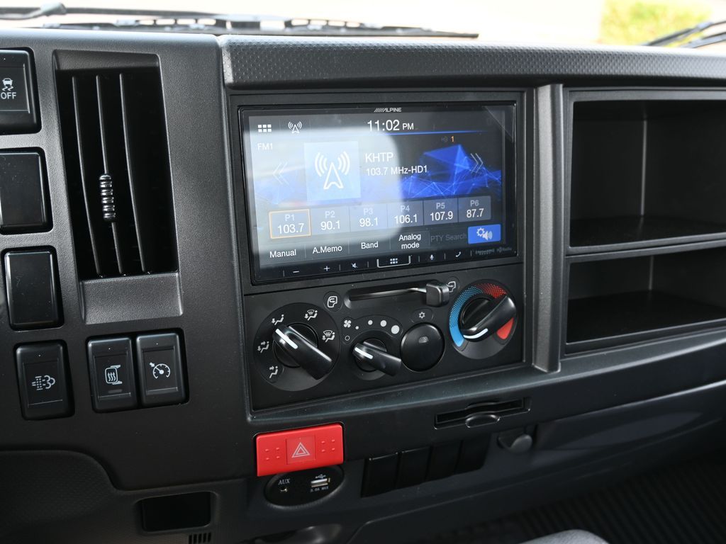 2024 Isuzu NPR HD 