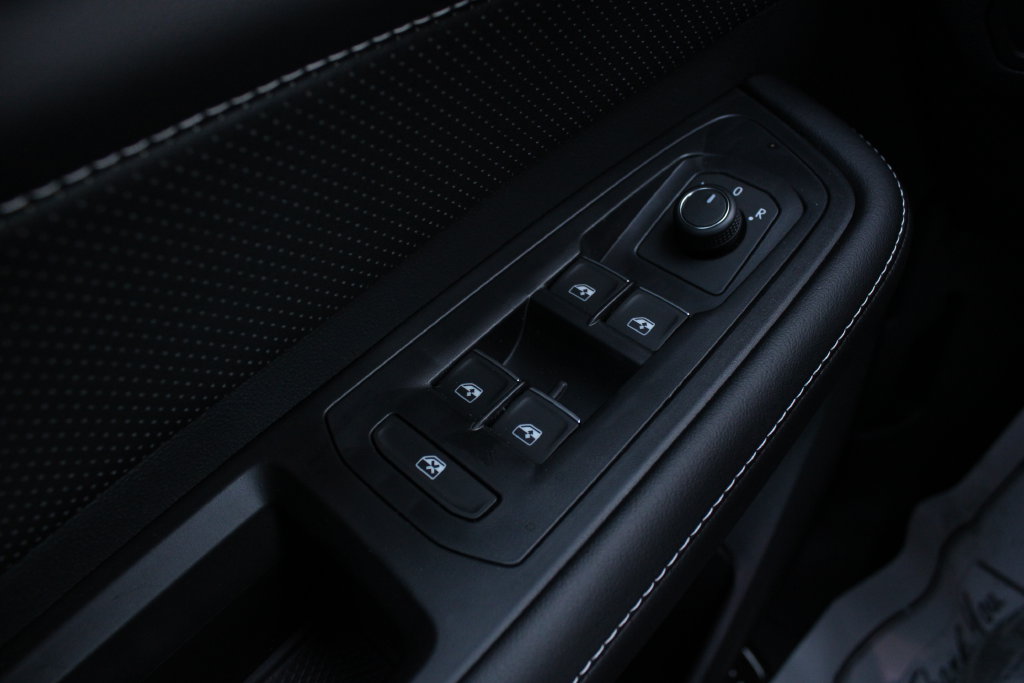 New 2026  Volkswagen SE w/Technology image 7