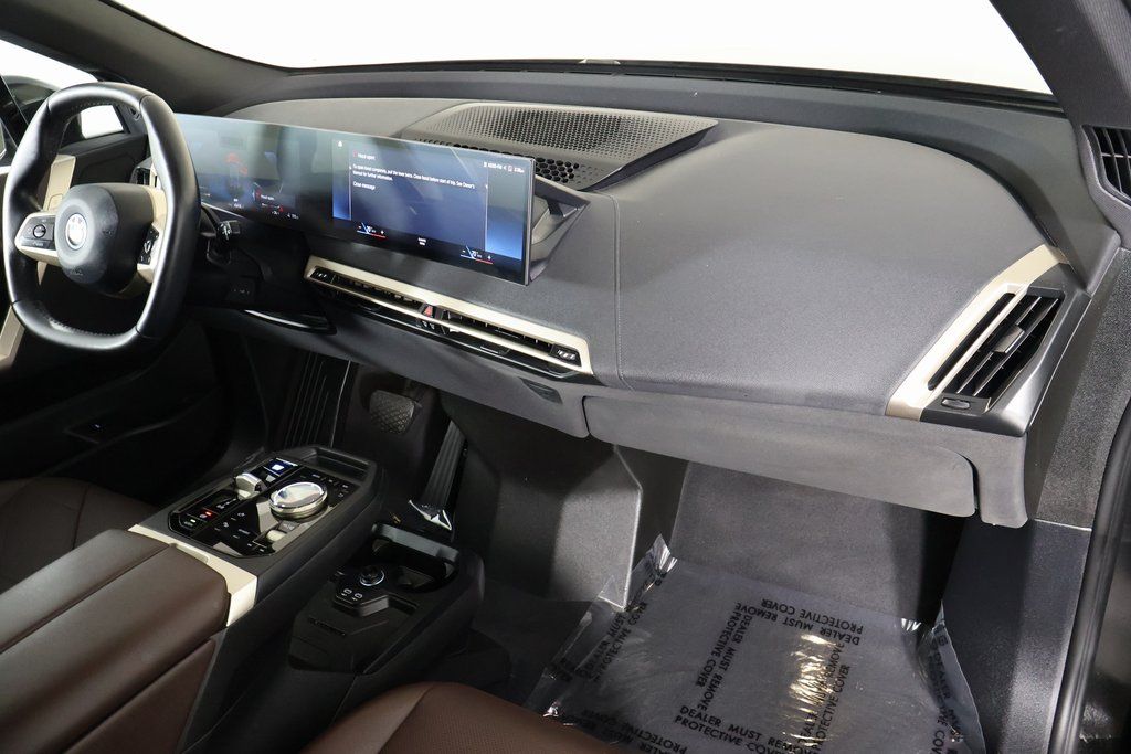 Thumbnail: 2023 BMW iX - 9