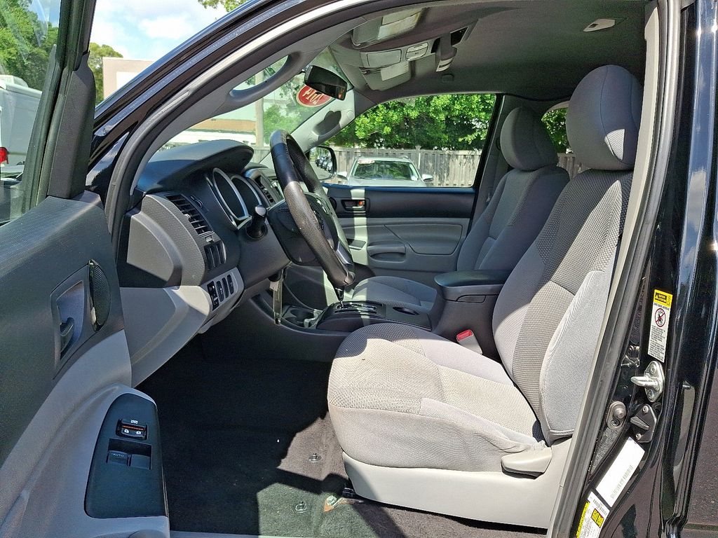 Thumbnail: 2014 Toyota Tacoma - 13
