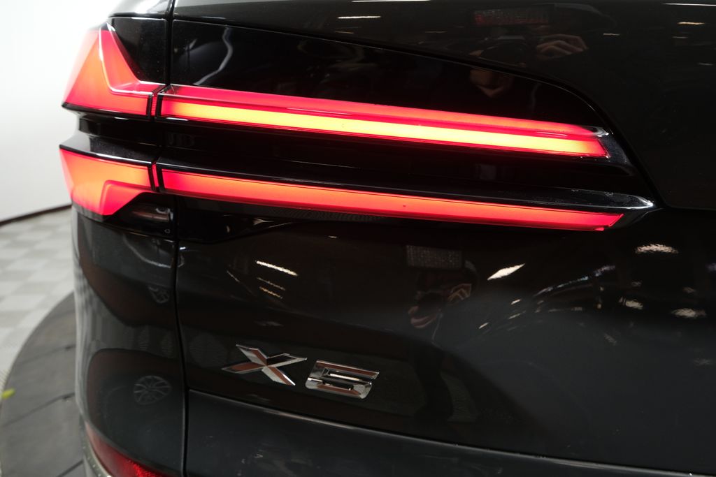 Thumbnail: 2025 BMW X5 - 11