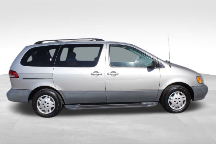Used Car 2002 Toyota Sienna  For Sale Under $10,000 In Georgetown, Texas