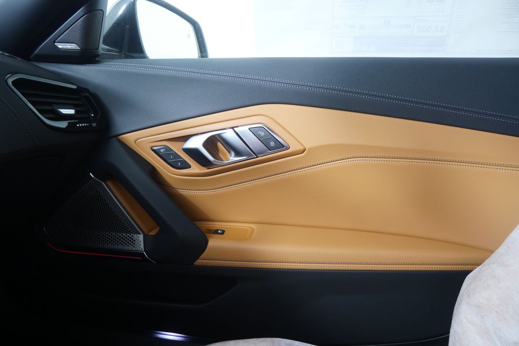 Thumbnail: 2026 BMW Z4 - 21