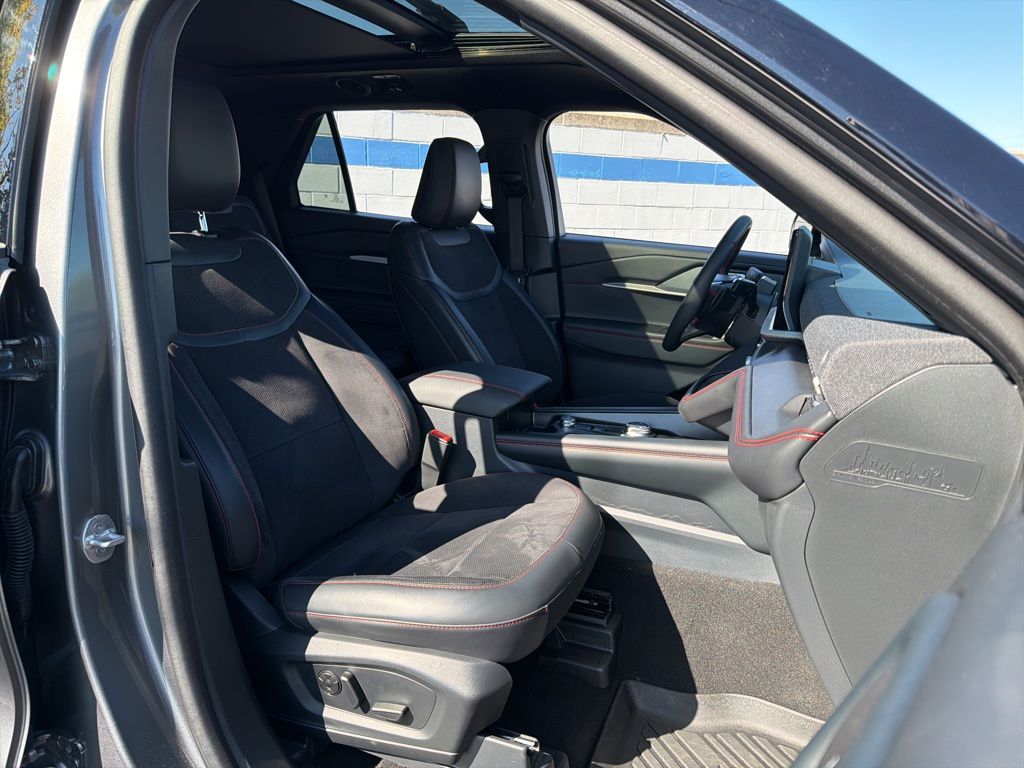 Thumbnail: 2025 Ford Explorer - 28