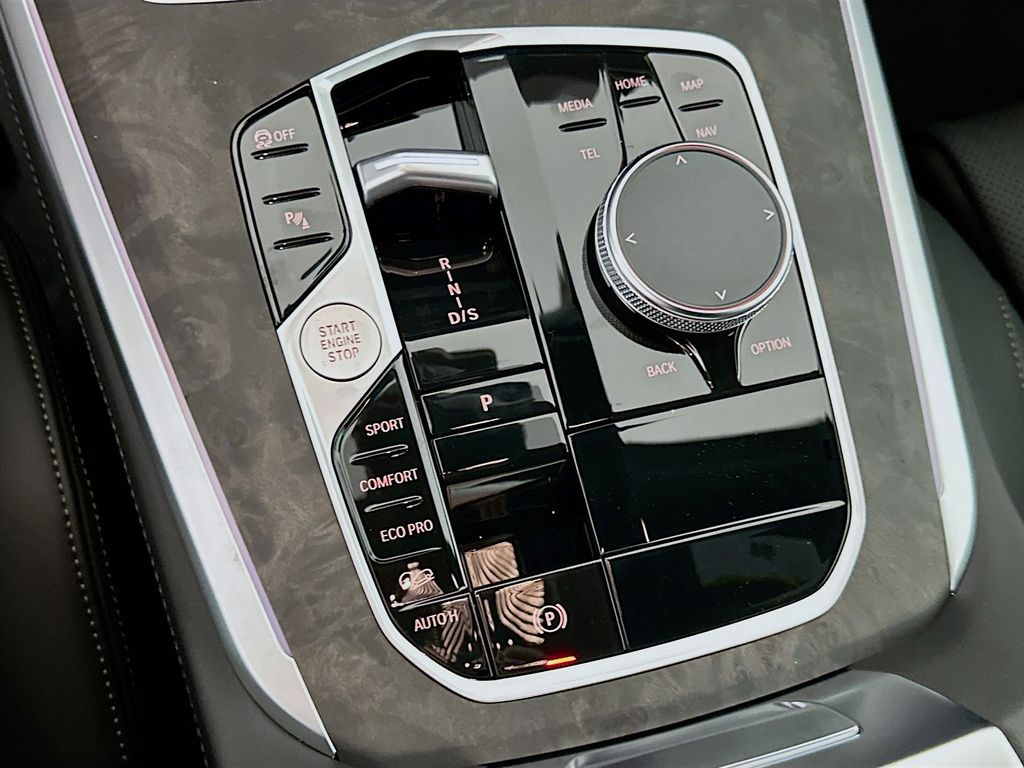 Thumbnail: 2026 BMW X5 - 15
