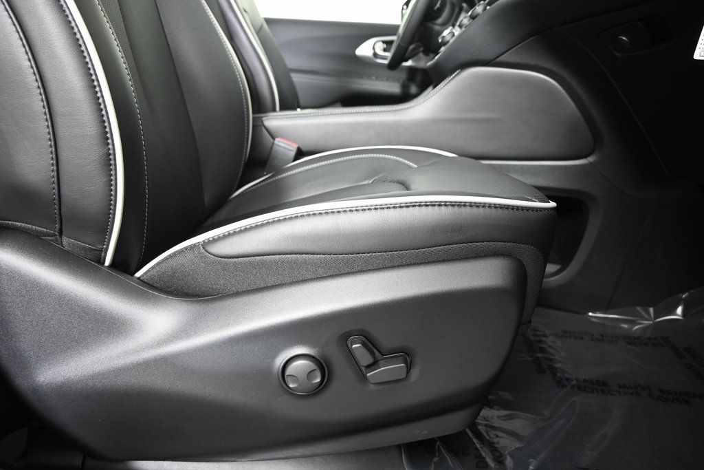 2026 Chrysler Pacifica Limited - Photo 14