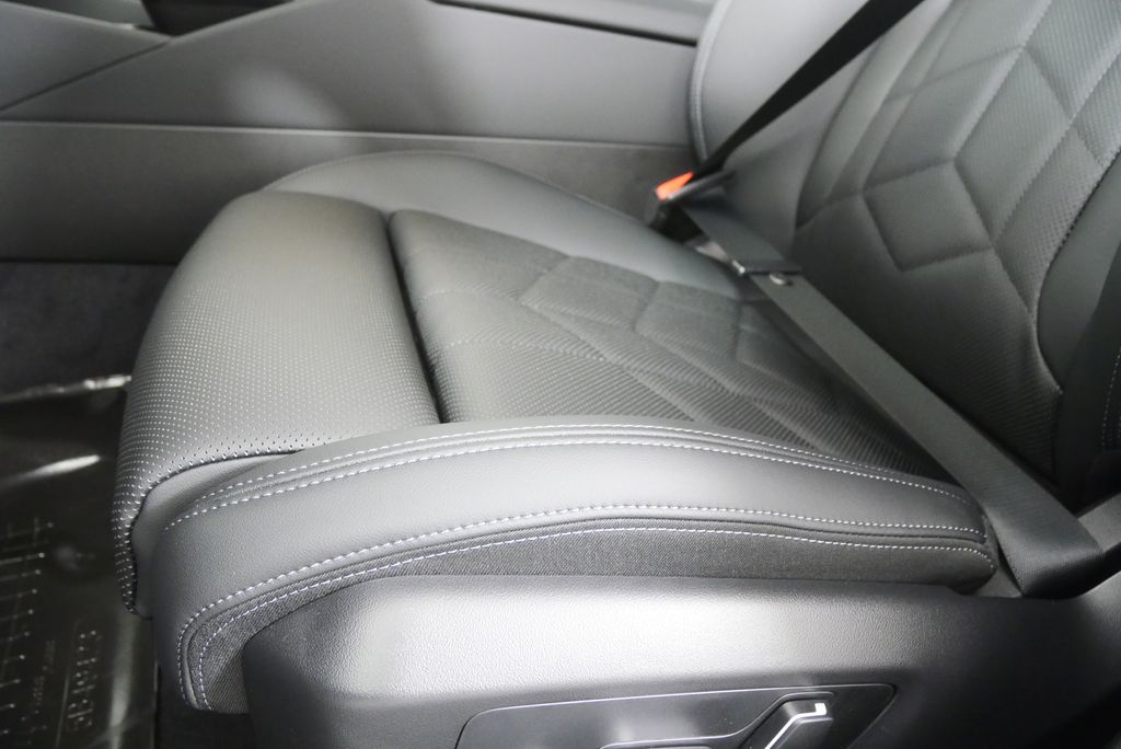 Thumbnail: 2026 BMW i5 - 9