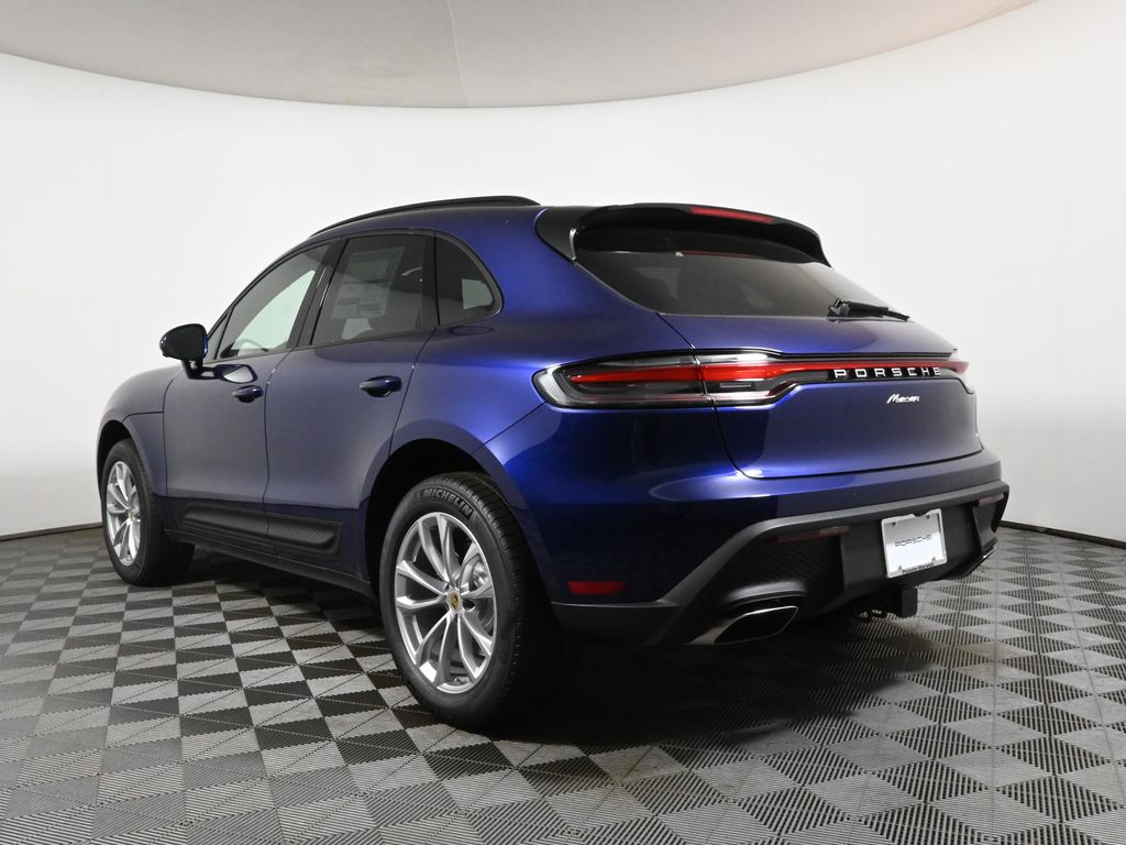 Thumbnail: 2025 Porsche Macan - 3