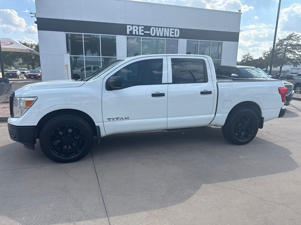 2017 Nissan Titan Blanco (Glacier White) Camioneta Todo terreno 7 velocidades Automática