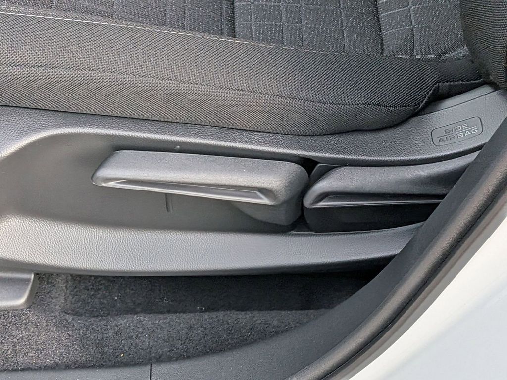 2026 Honda HR-V LX - Photo 13