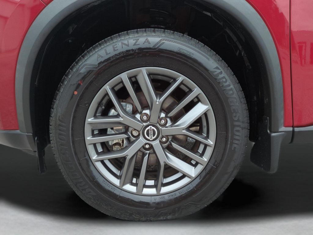 Used 2021 Red Nissan S image 25