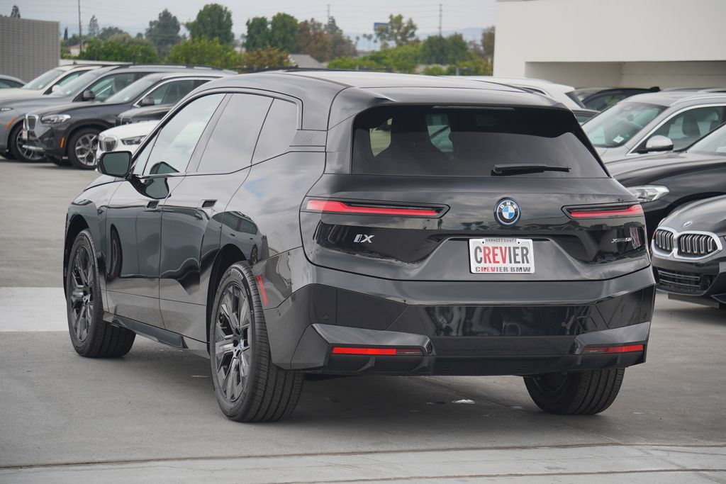 2025 BMW iX xDrive50 7