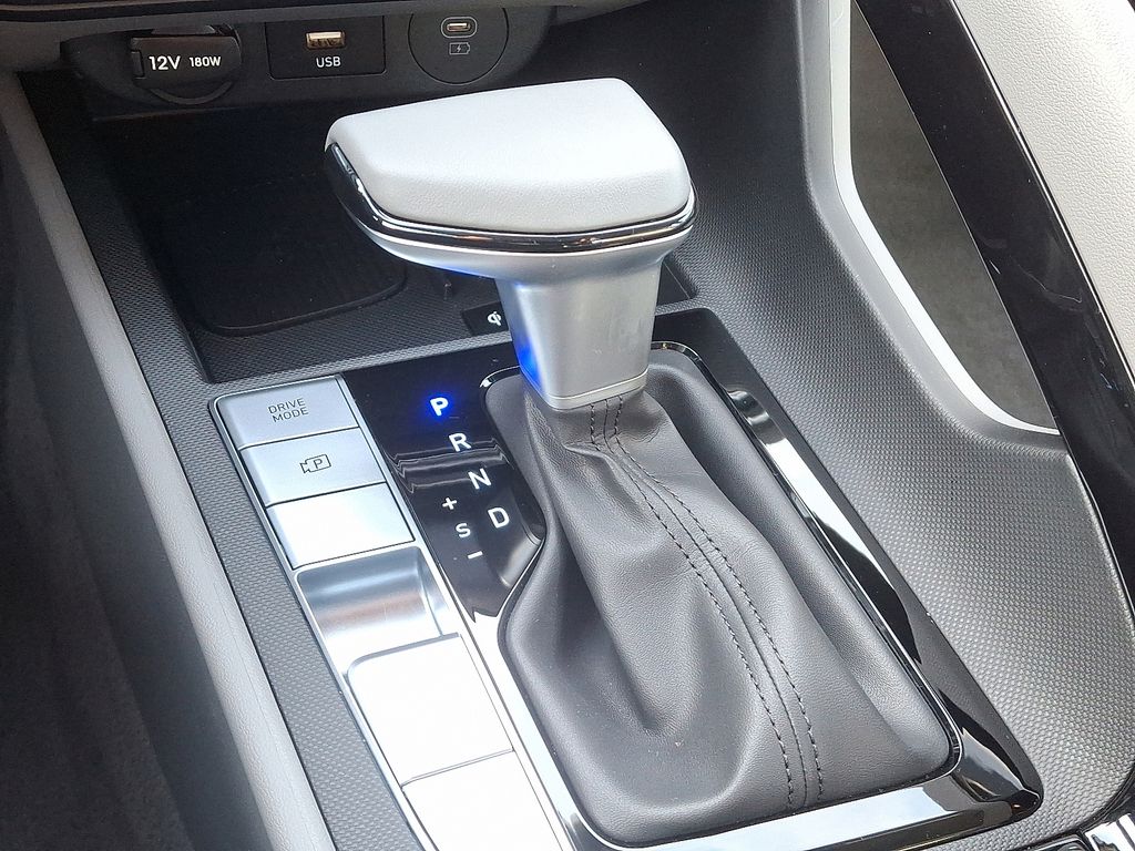 Thumbnail: 2025 Hyundai Elantra - 17