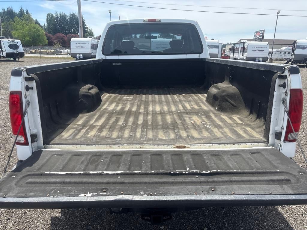 2005 Oxford White Ford Super Duty F-250 XLT 4X4 Truck