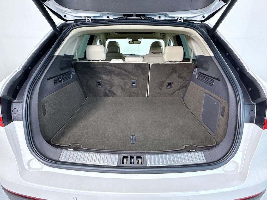 Thumbnail: 2017 Lincoln MKX - 28