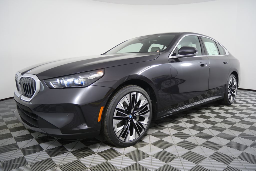Thumbnail: 2026 BMW 5 Series - 8