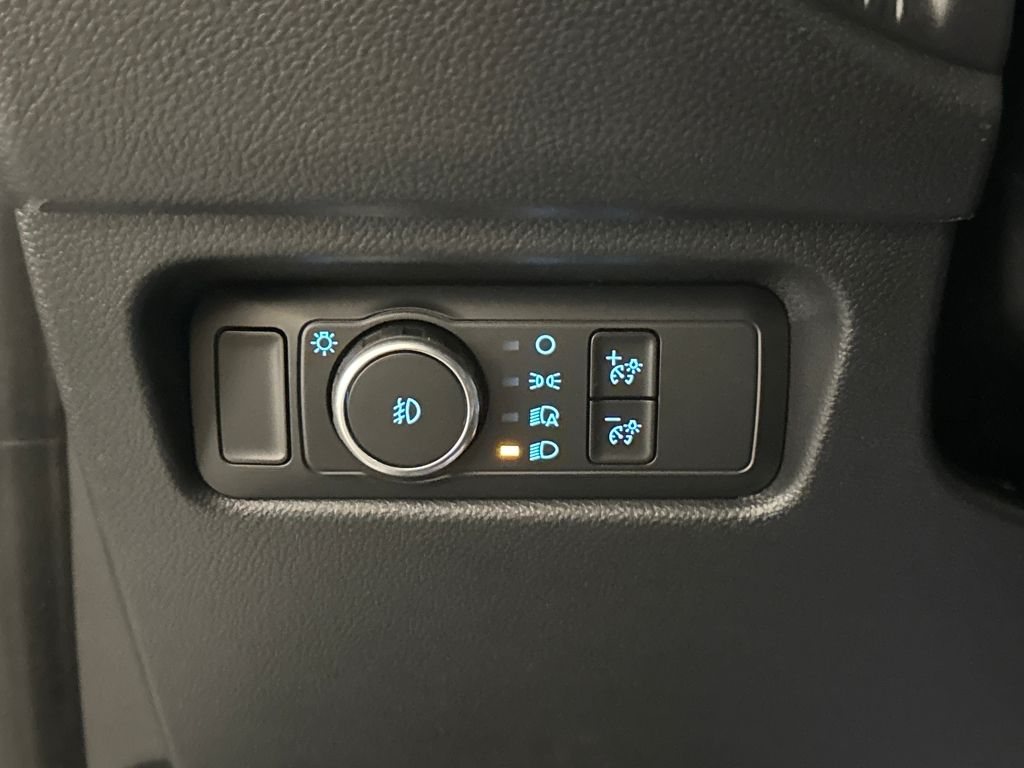 New 2026 White Ford Lariat image 33