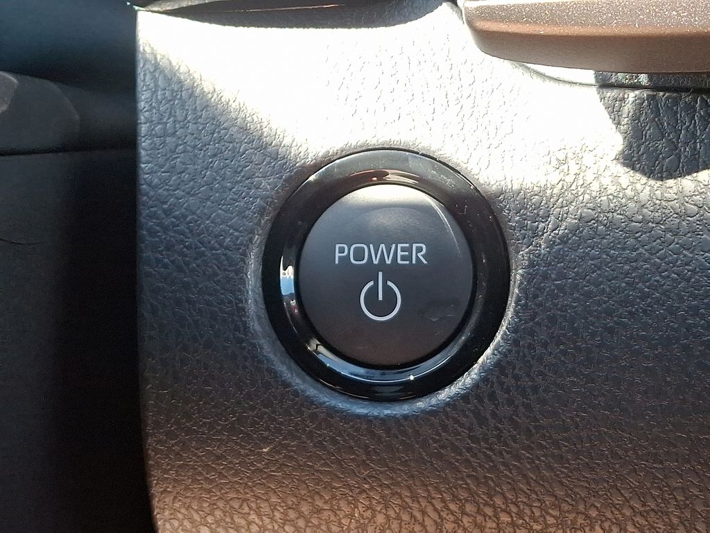 Thumbnail: 2025 Toyota Camry - 25