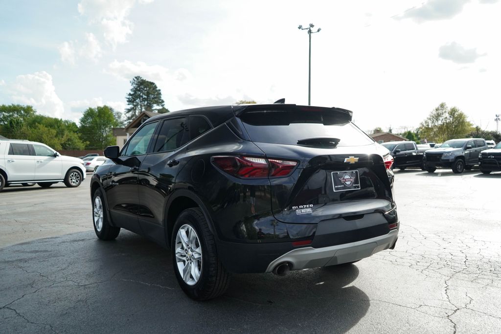 View vehicle photo 3