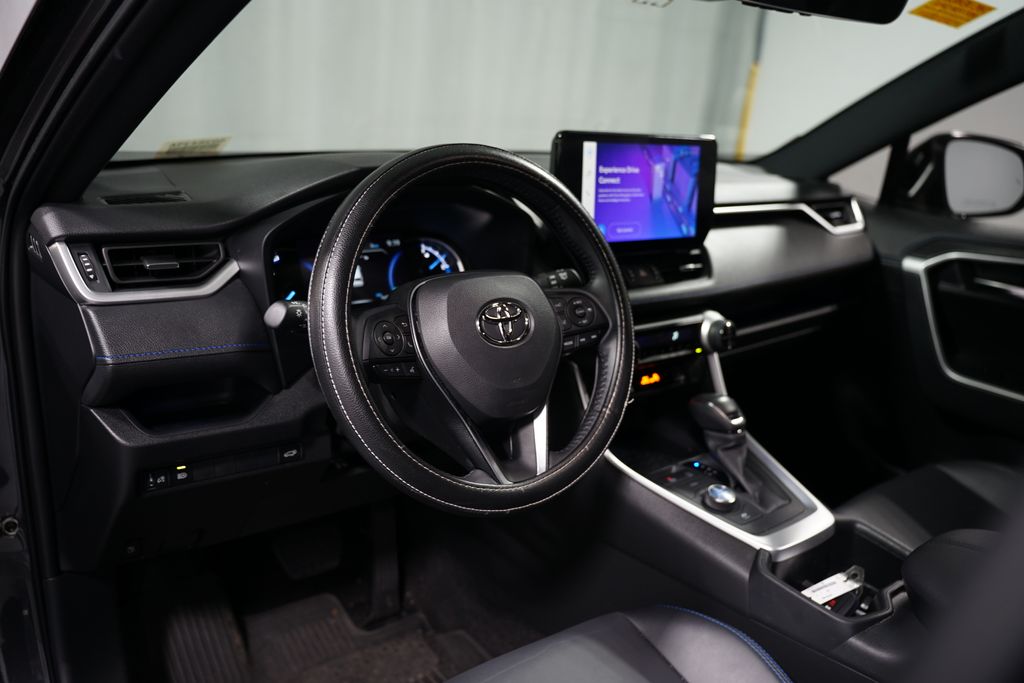 2023 Toyota RAV4 XSE 7